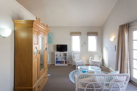 Fremantle Local Beach Studio - Inverell Accommodation 2