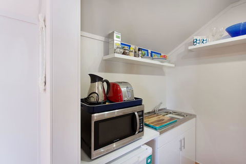 Fremantle Local Beach Studio - Inverell Accommodation 12