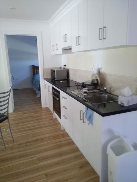 DIANELLA Budget Rooms Happy Place To Stay - Inverell Accommodation 33
