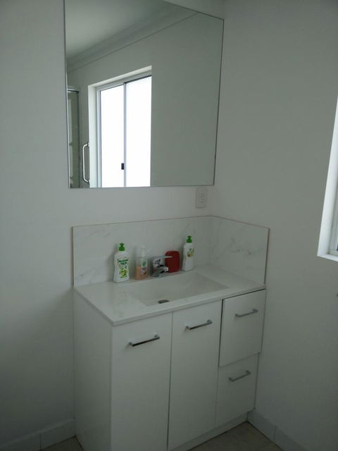 DIANELLA Budget Rooms Happy Place To Stay - Inverell Accommodation 11
