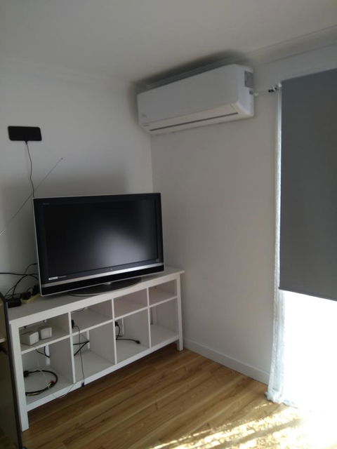 DIANELLA Budget Rooms Happy Place To Stay - Inverell Accommodation 32