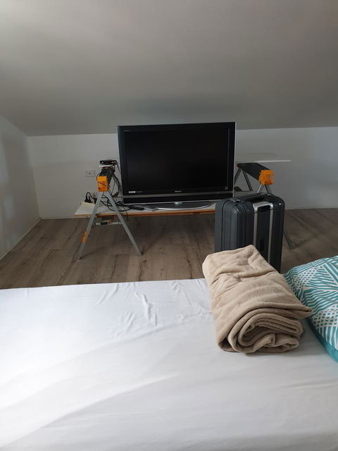 DIANELLA Budget Rooms Happy Place To Stay - Inverell Accommodation 6
