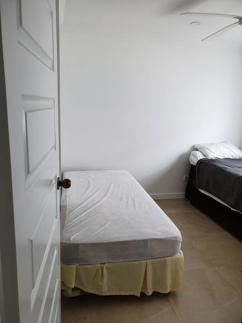 DIANELLA Budget Rooms Happy Place To Stay - Inverell Accommodation 1