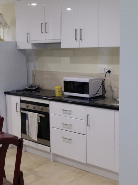 DIANELLA Budget Rooms Happy Place To Stay - Inverell Accommodation 25