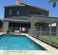 The Pool House - Fremantle - Inverell Accommodation