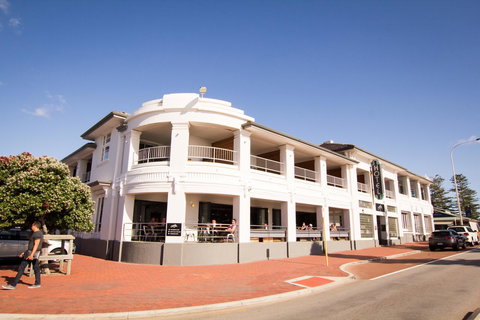 Cottesloe Beach Hotel - Inverell Accommodation 0