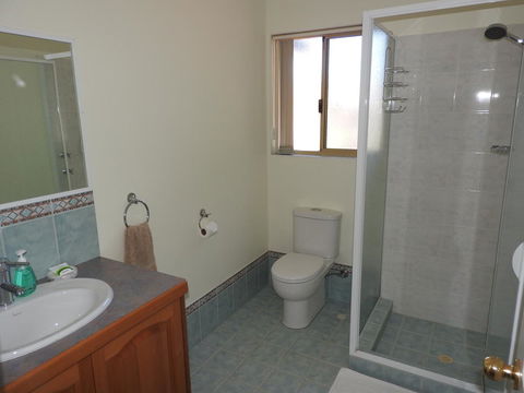 The Royal Dolphin Bed & Breakfast Safety Bay - Inverell Accommodation 17