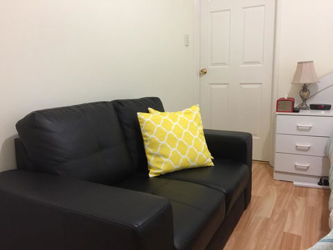 The Royal Dolphin Bed & Breakfast Safety Bay - Inverell Accommodation 2