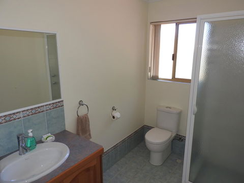 The Royal Dolphin Bed & Breakfast Safety Bay - Inverell Accommodation 8