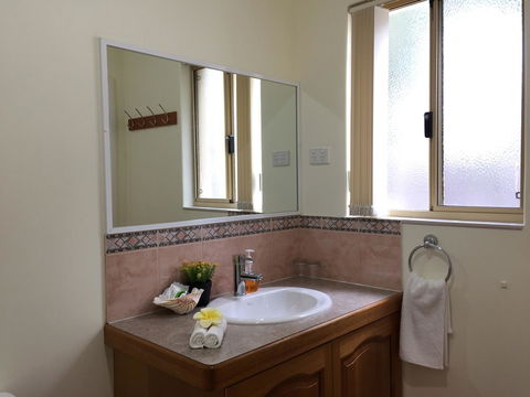The Royal Dolphin Bed & Breakfast Safety Bay - Inverell Accommodation 20