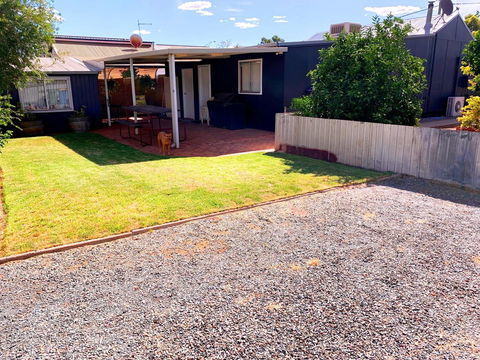 The Cottage That Could - Inverell Accommodation 2