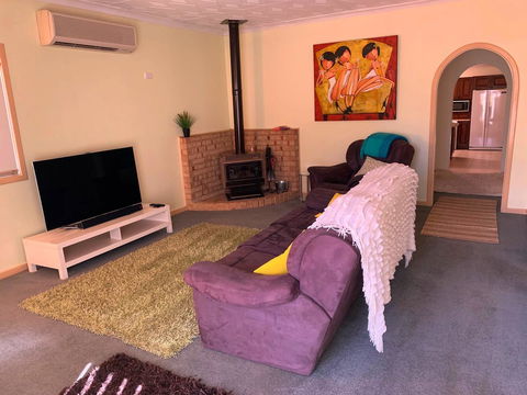 The Cottage That Could - Inverell Accommodation 5