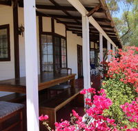 Daisy Cottage - Inverell Accommodation