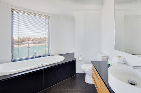 Seashells Mandurah - Inverell Accommodation 20