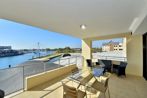 Dolphin Quay Apartments - Inverell Accommodation 9