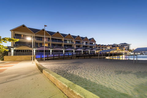 Dolphin Quay Apartments - Inverell Accommodation 0