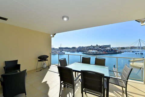 Dolphin Quay Apartments - Inverell Accommodation 4