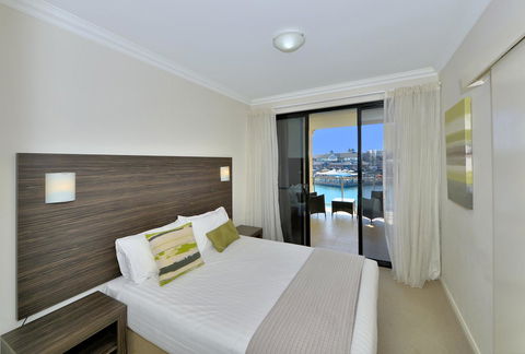Dolphin Quay Apartments - Inverell Accommodation 1