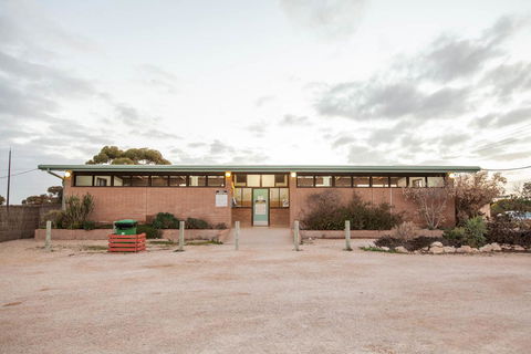 EUCLA MOTOR HOTEL - Inverell Accommodation 9