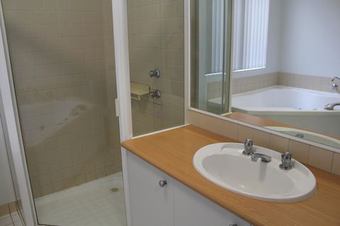 Mandurah Ocean Marina Chalets - Inverell Accommodation 25