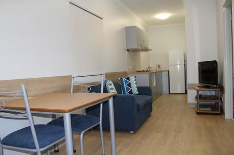 Mandurah Ocean Marina Chalets - Inverell Accommodation 6