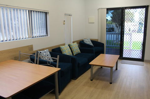 Mandurah Ocean Marina Chalets - Inverell Accommodation 30