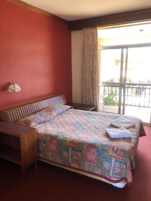 Kambalda Hotel - Inverell Accommodation 12