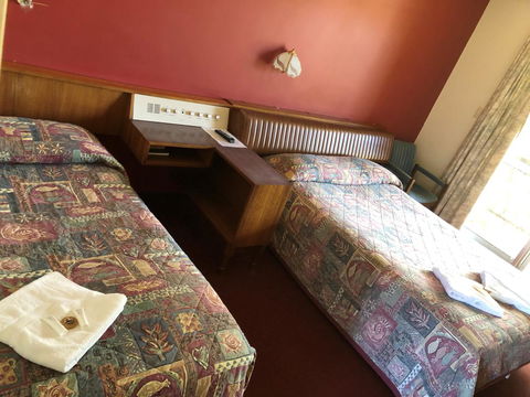 Kambalda Hotel - Inverell Accommodation 9