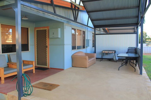 Kestrel Chalets - Inverell Accommodation 18