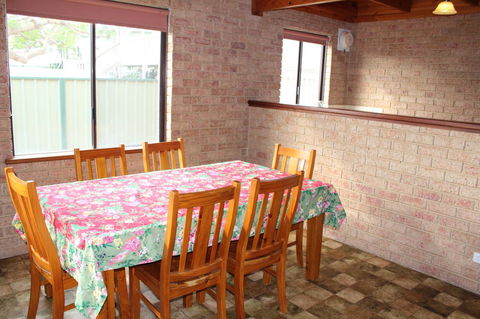 Kestrel Chalets - Inverell Accommodation 20