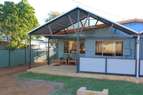 Kestrel Chalets - Inverell Accommodation 0