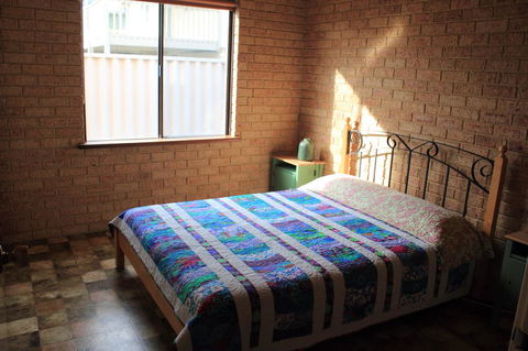 Kestrel Chalets - Inverell Accommodation 12