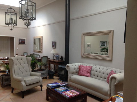 Lanterns Retreats - Inverell Accommodation 2