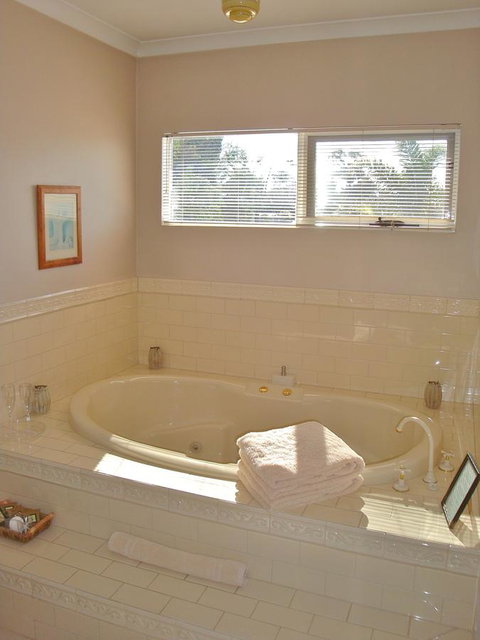 Lanterns Retreats - Inverell Accommodation 20