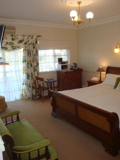 Lanterns Retreats - Inverell Accommodation 17