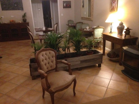 Lanterns Retreats - Inverell Accommodation 11