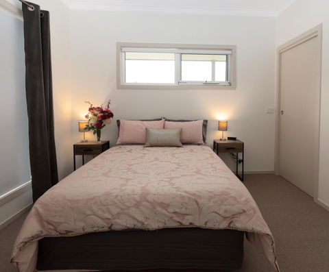 Erriba House - Inverell Accommodation 13
