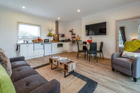Erriba House - Inverell Accommodation 5