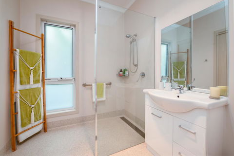 Erriba House - Inverell Accommodation 2