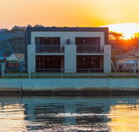Ulverstone Waterfront Apartments - Inverell Accommodation