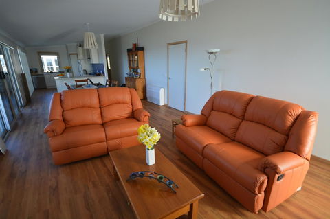 Seascape Beach House - Inverell Accommodation 5