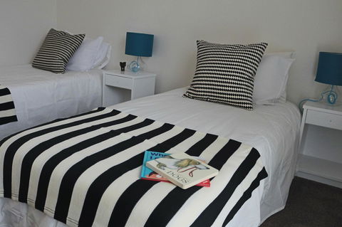 Sisters Beach Paradise - Inverell Accommodation 3