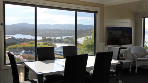 SEA EAGLE COTTAGE Amazing Views Of Bay Of Fires - Inverell Accommodation 24