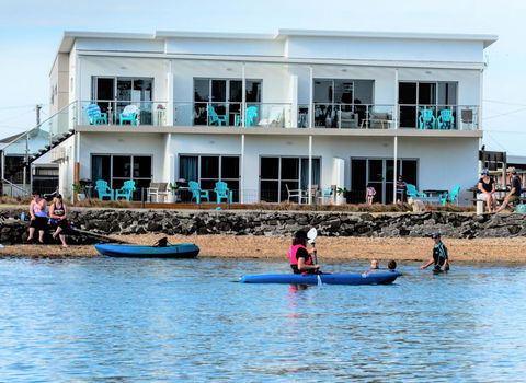 Ulverstone River Edge HolidayApartments - Inverell Accommodation 8