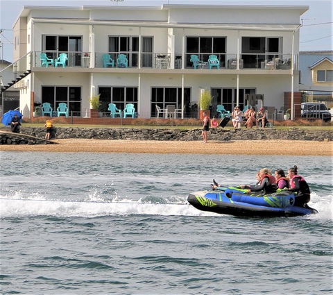 Ulverstone River Edge HolidayApartments - Inverell Accommodation 11