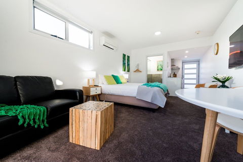 Ulverstone River Edge HolidayApartments - Inverell Accommodation 3