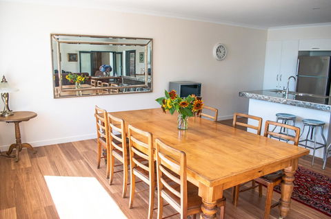 Tamar House - Inverell Accommodation 14