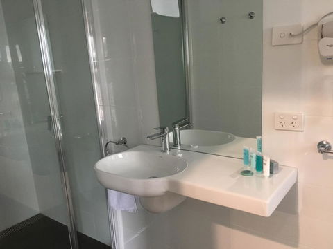 Tamar House - Inverell Accommodation 8