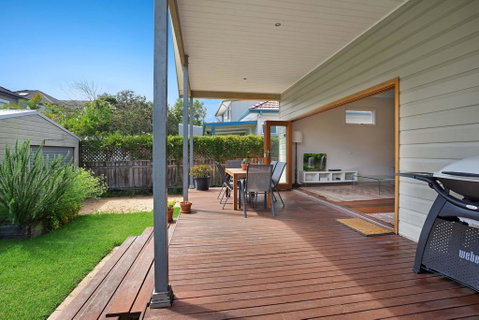 Newcastle Executive Homes - Cooks Hill Cottage - Inverell Accommodation 1