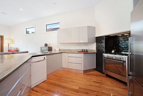 Newcastle Executive Homes - Cooks Hill Cottage - Inverell Accommodation 3